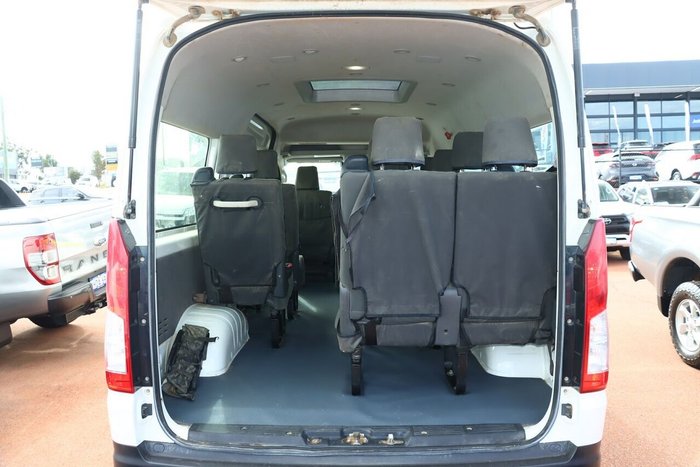 2022 Toyota Hiace Commuter