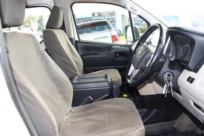 2022 Toyota Hiace Commuter