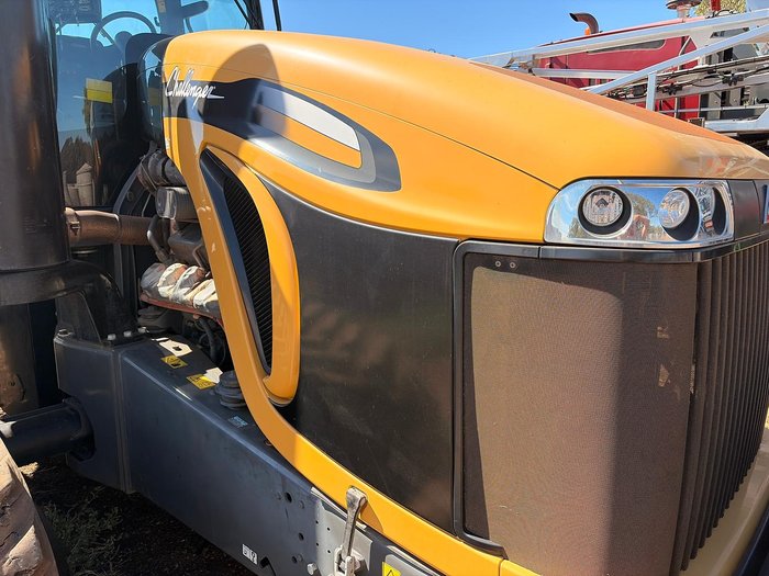 2017 Challenger Mt875e