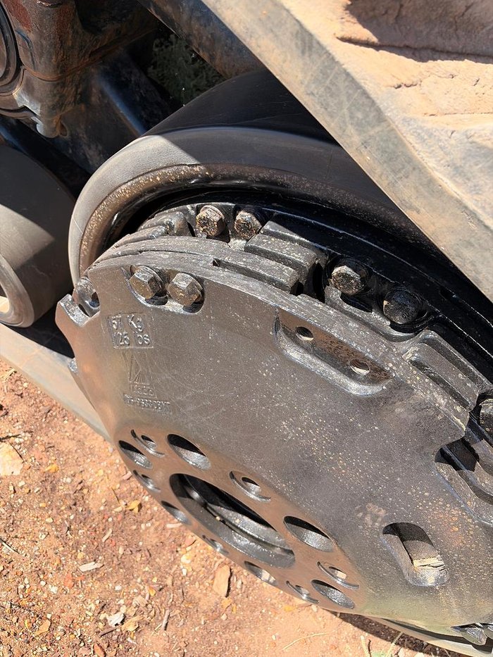 2017 Challenger Mt875e