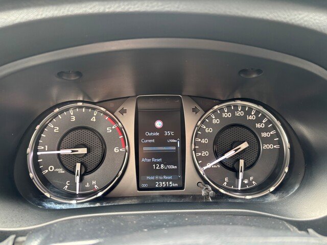 2025 Toyota Hilux 4x4 2.8L Dsl E/C/C 6MT SR