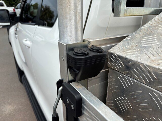 2025 Toyota Hilux 4x4 2.8L Dsl E/C/C 6MT SR