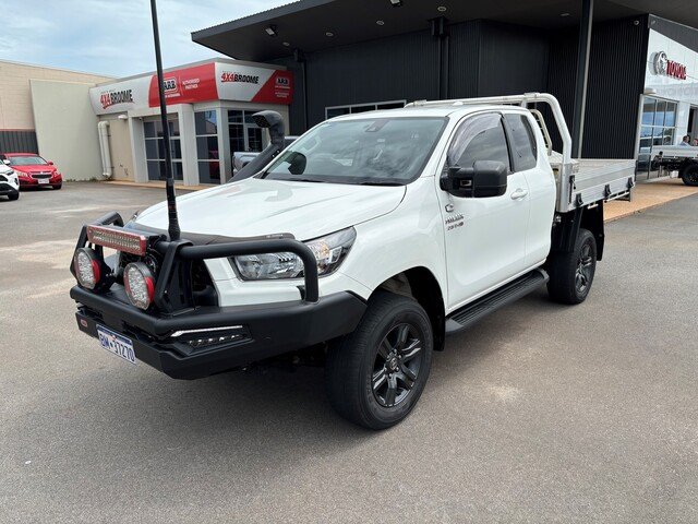 2025 Toyota Hilux 4x4 2.8L Dsl E/C/C 6MT SR