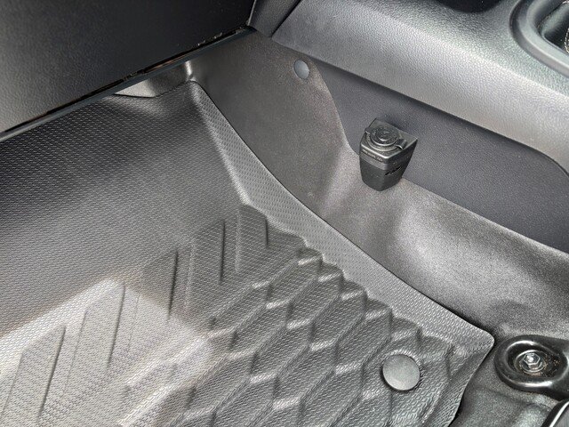 2025 Toyota Hilux 4x4 2.8L Dsl E/C/C 6MT SR