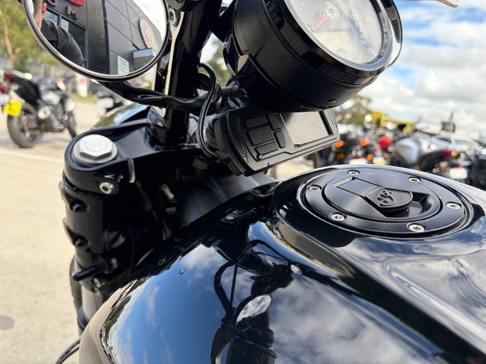 2022 Indian SCOUT BOBBER BLACK METALLIC