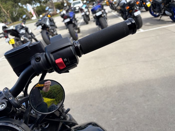 2022 Indian SCOUT BOBBER BLACK METALLIC