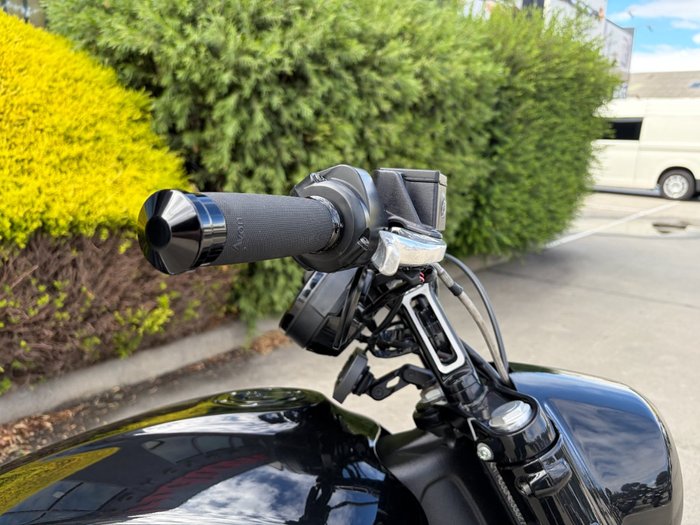 2022 Indian SCOUT BOBBER BLACK METALLIC