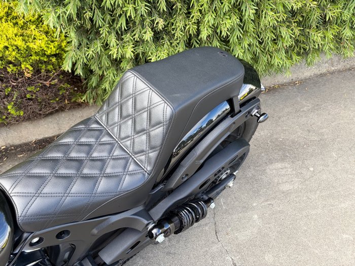 2022 Indian SCOUT BOBBER BLACK METALLIC