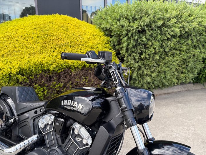 2022 Indian SCOUT BOBBER BLACK METALLIC