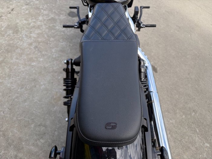 2022 Indian SCOUT BOBBER BLACK METALLIC