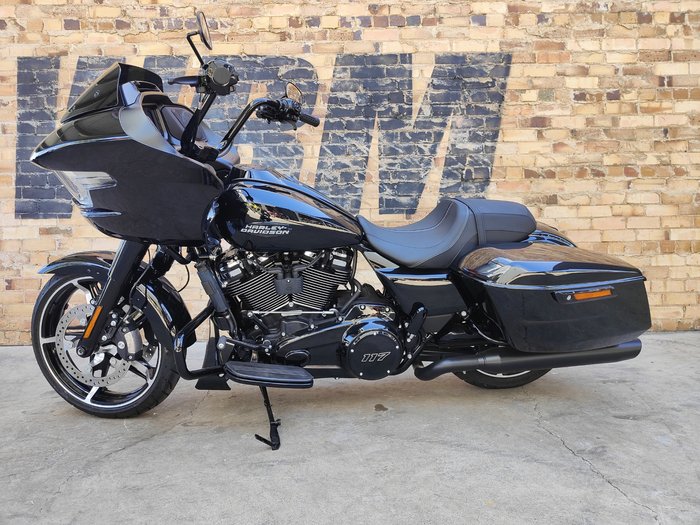 2026 HARLEY-DAVIDSON ROAD GLIDE 117 (FLTRX) ROAD VIVID BLACK