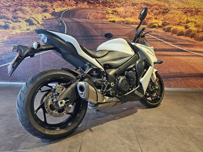 2018 Suzuki GSX-S1000F GSX-S White