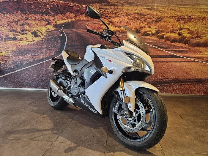 2018 Suzuki GSX-S1000F GSX-S White