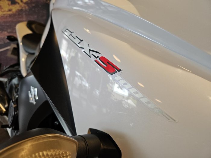 2018 Suzuki GSX-S1000F GSX-S White