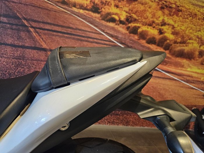 2018 Suzuki GSX-S1000F GSX-S White