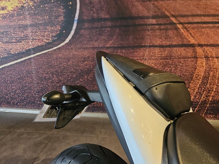 2018 Suzuki GSX-S1000F GSX-S White