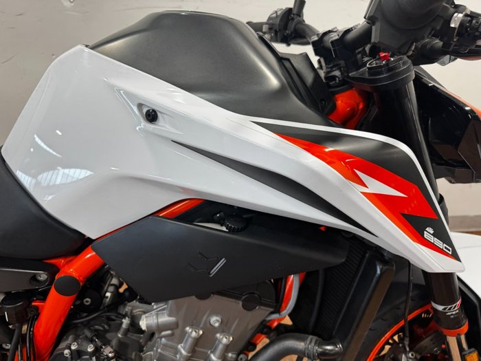 2021 Ktm 890 DUKE R ORANGE