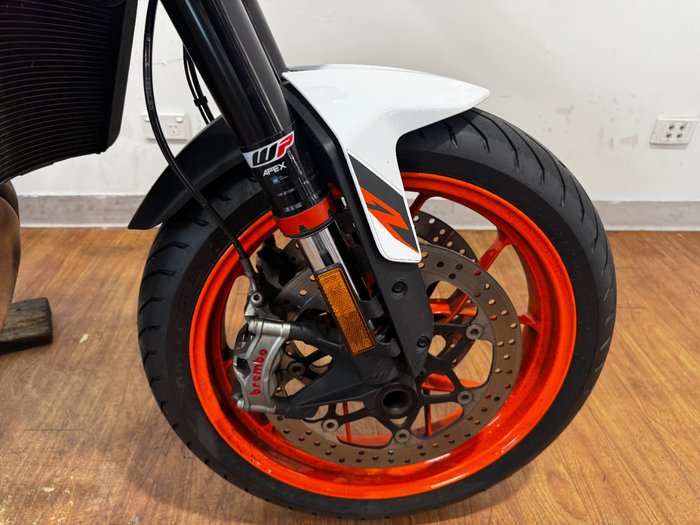 2021 Ktm 890 DUKE R ORANGE