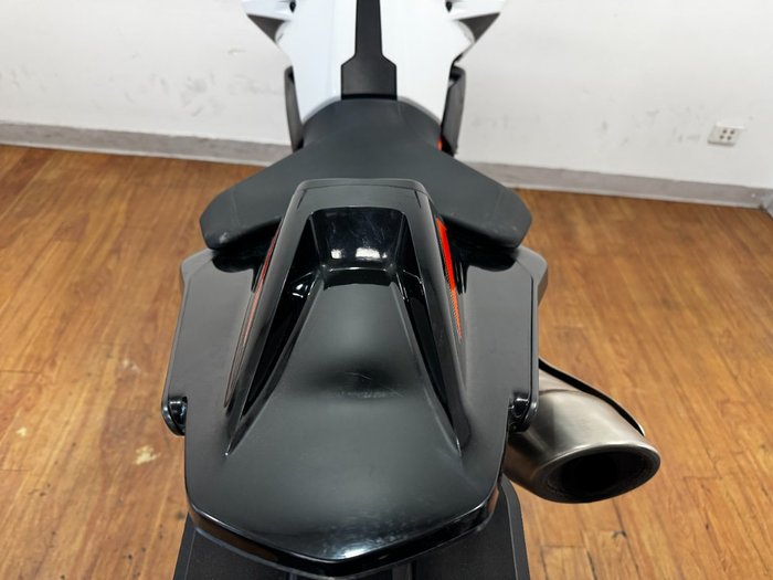 2021 Ktm 890 DUKE R ORANGE