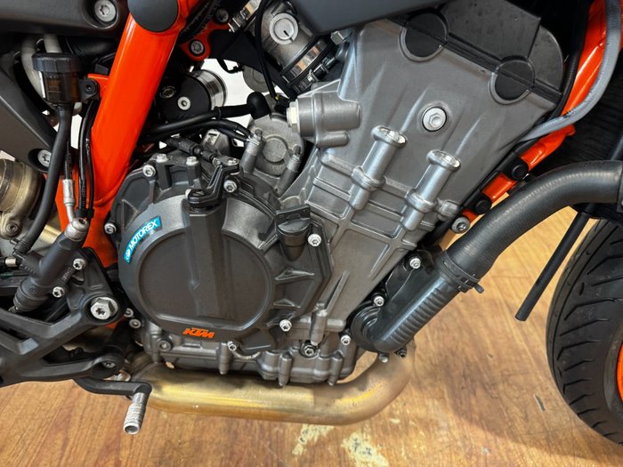 2021 Ktm 890 DUKE R ORANGE