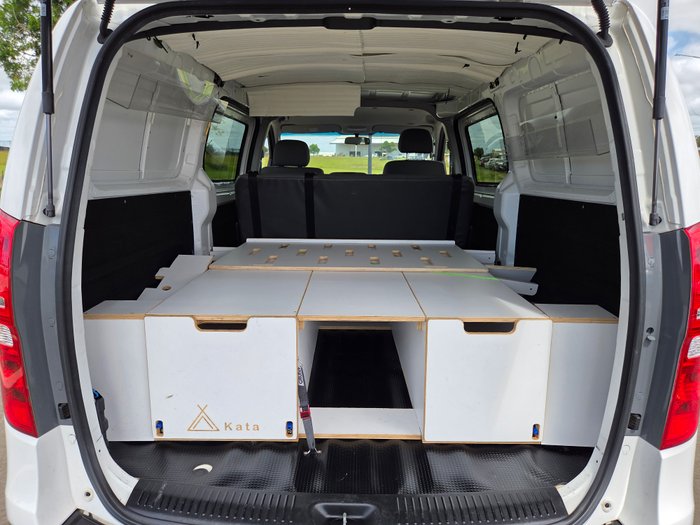 2019 Hyundai iLoad (No Badge)