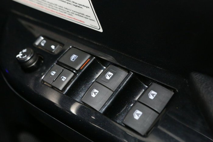 2021 Toyota Hilux SR5