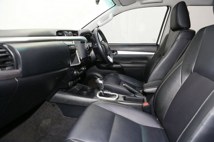 2021 Toyota Hilux SR5