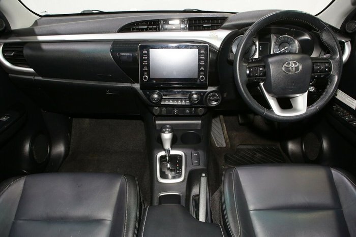 2021 Toyota Hilux SR5