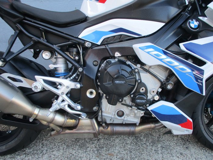 2023 BMW Motorrad M 1000 R LT WHT/RACING BLU MET/RACE RED