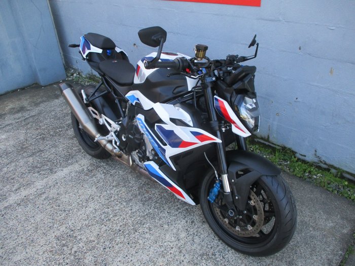 2023 BMW Motorrad M 1000 R LT WHT/RACING BLU MET/RACE RED