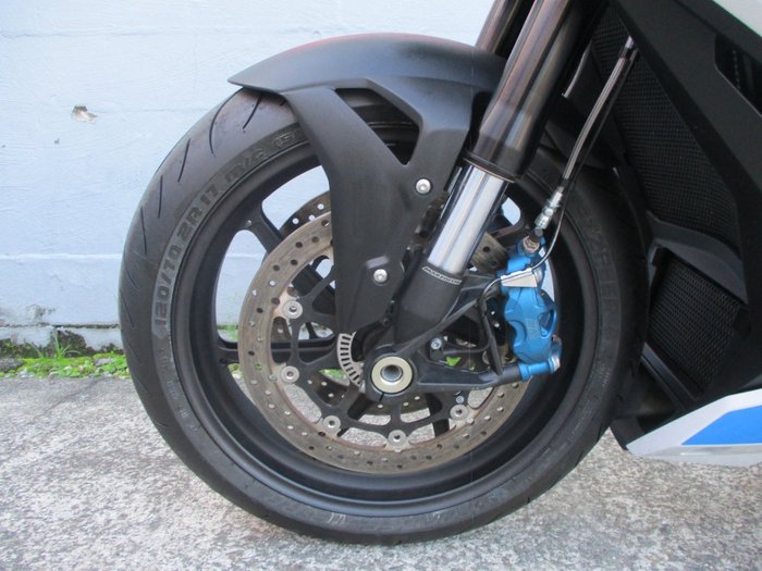 2023 BMW Motorrad M 1000 R LT WHT/RACING BLU MET/RACE RED