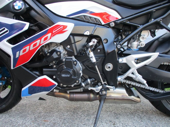 2023 BMW Motorrad M 1000 R LT WHT/RACING BLU MET/RACE RED