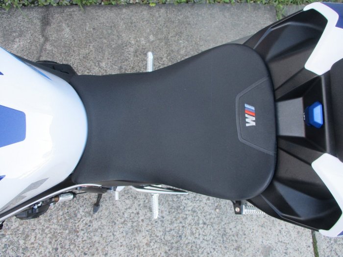 2023 BMW Motorrad M 1000 R LT WHT/RACING BLU MET/RACE RED