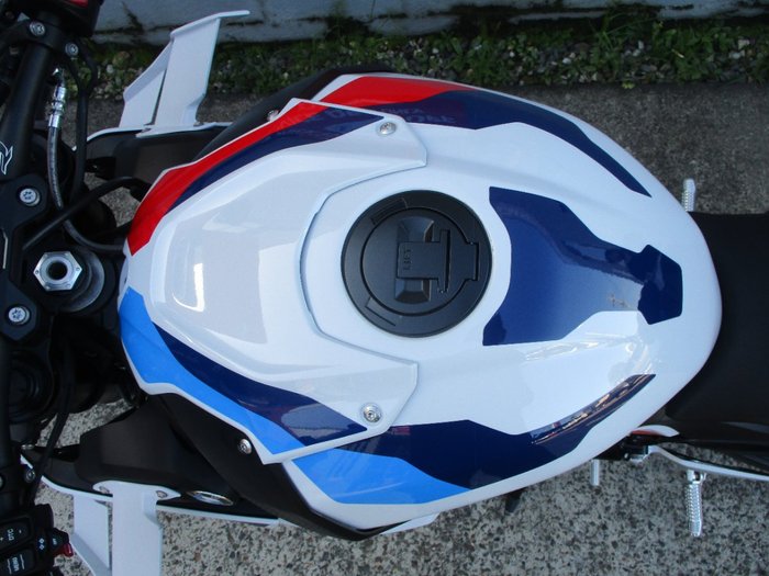 2023 BMW Motorrad M 1000 R LT WHT/RACING BLU MET/RACE RED