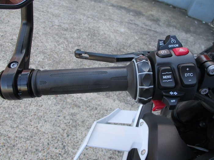 2023 BMW Motorrad M 1000 R LT WHT/RACING BLU MET/RACE RED