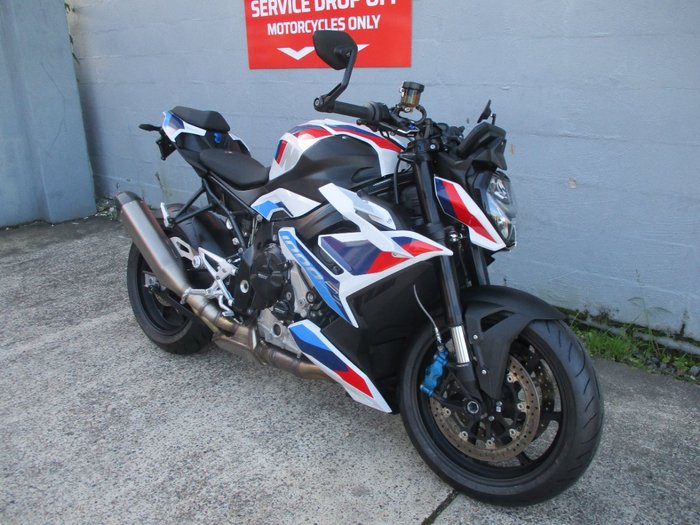 2023 BMW Motorrad M 1000 R LT WHT/RACING BLU MET/RACE RED