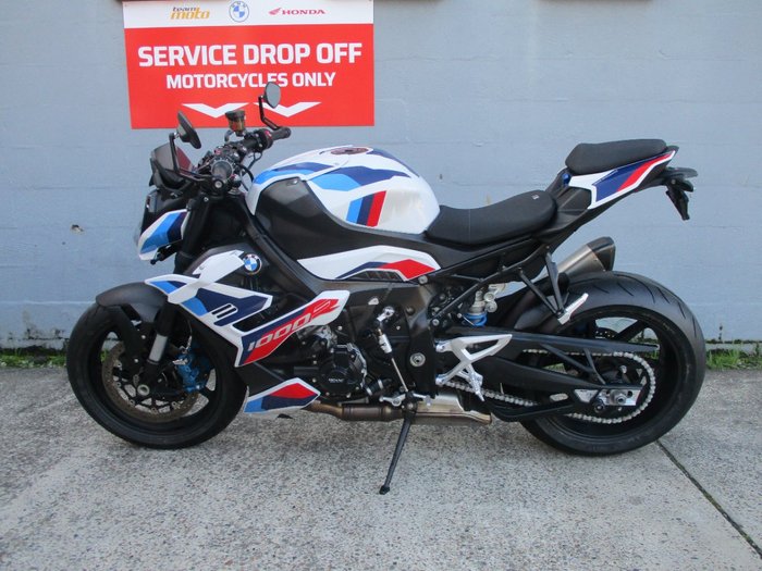 2023 BMW Motorrad M 1000 R LT WHT/RACING BLU MET/RACE RED