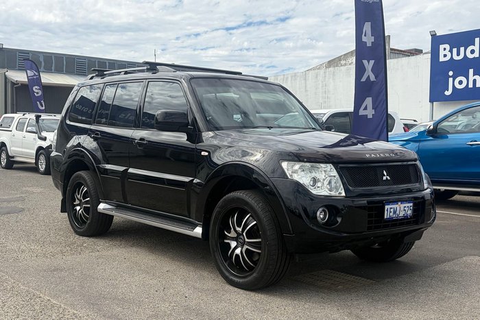 2013 Mitsubishi Pajero