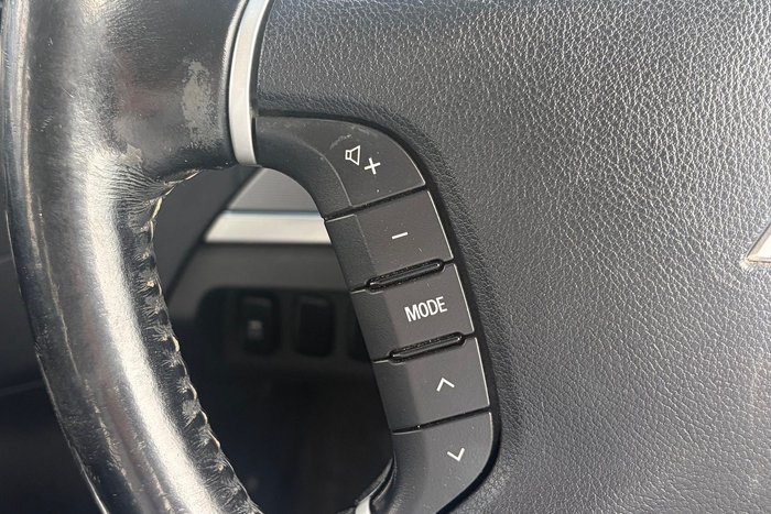 2013 Mitsubishi Pajero GLX-R