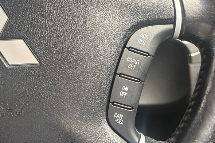 2013 Mitsubishi Pajero GLX-R