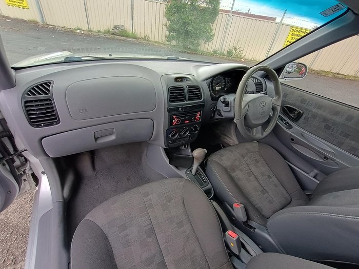 2004 Hyundai Accent GL