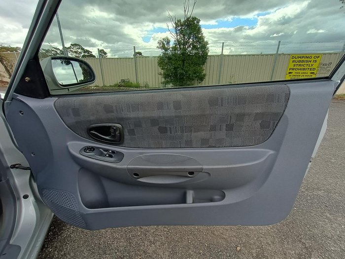 2004 Hyundai Accent GL
