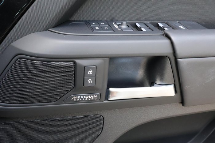 2025 Land Rover Defender 110 D350 X-Dynamic HSE