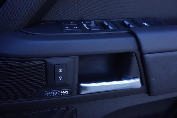 2025 Land Rover Defender 110 D350 X-Dynamic HSE