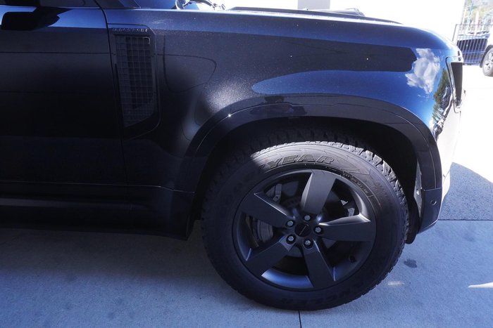 2025 Land Rover Defender 110 D350 X-Dynamic HSE