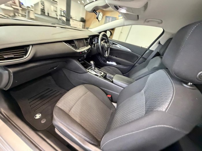 2020 Holden Commodore LT