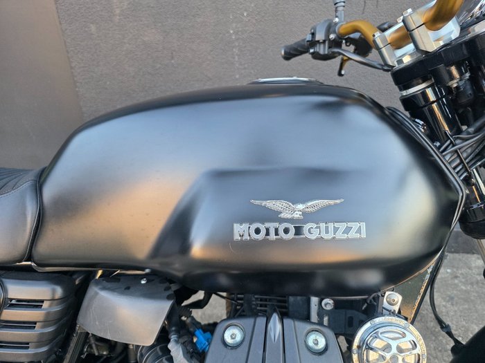 2015 MOTO GUZZI V7 STONE BLACK