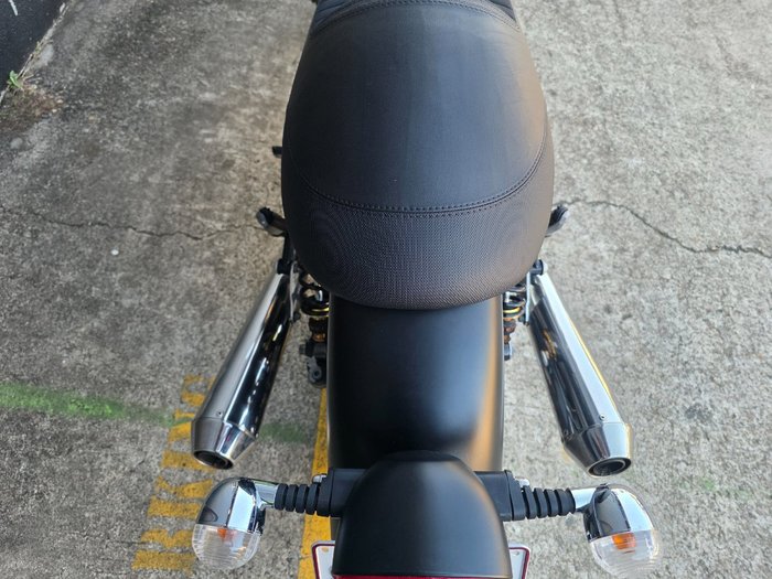 2015 MOTO GUZZI V7 STONE BLACK