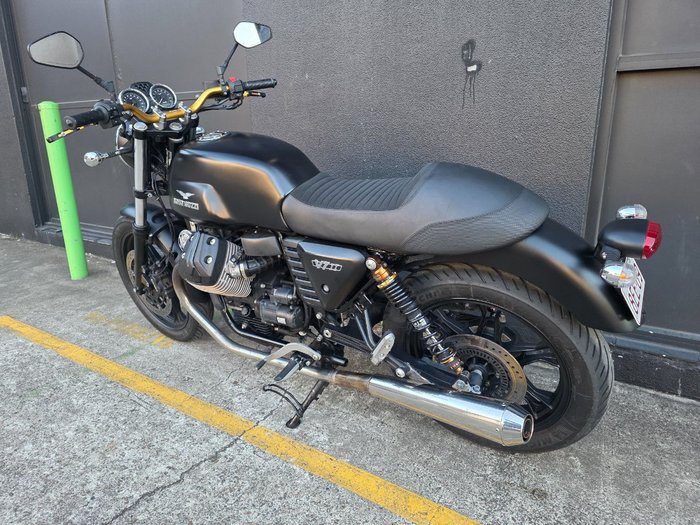 2015 MOTO GUZZI V7 STONE BLACK