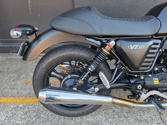 2015 MOTO GUZZI V7 STONE BLACK